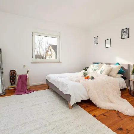 Zentrale 65m2 2-zimmer In Beim Fluss דירה